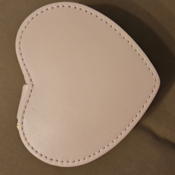 Cream Heart Shaped Travel Jewelry Box - Picture 2 of 4